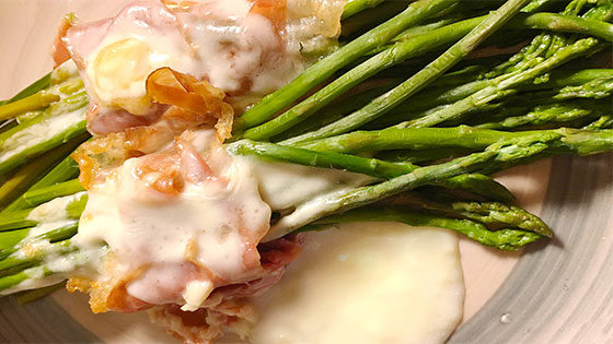 Asparagi con prosciutto e Brancaleone