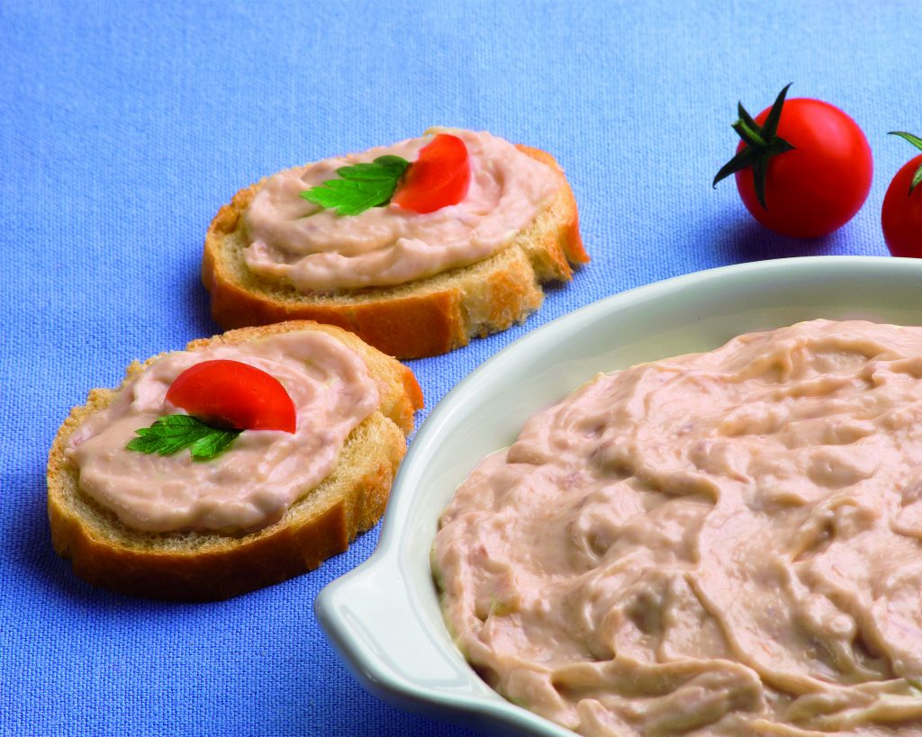Crostino con spuma di mortadella